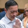 Tom Lembong Peluk Istri Usai Divonis