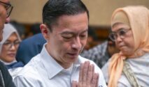 Tom Lembong Peluk Istri Usai Divonis