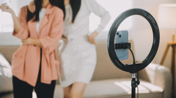 Tiongkok batasi konten tanpa keahlian