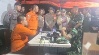 Pencarian pesawat hilang di Maros