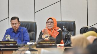 tenaga kesehatan