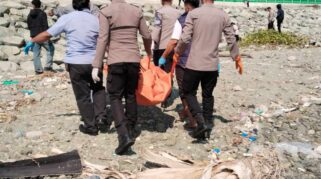 Mayat Perempuan di Pantai Lere