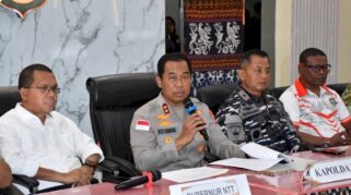Gempa Flores