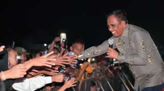 Gubernur Sulawesi Tengah bantu korban gempa NTT