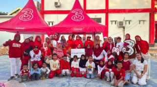 Perempuan Palu Rayakan HUT RI